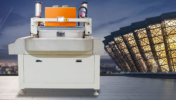 液晶玻璃切割機的保養(yǎng)有什么需要注意的嗎？